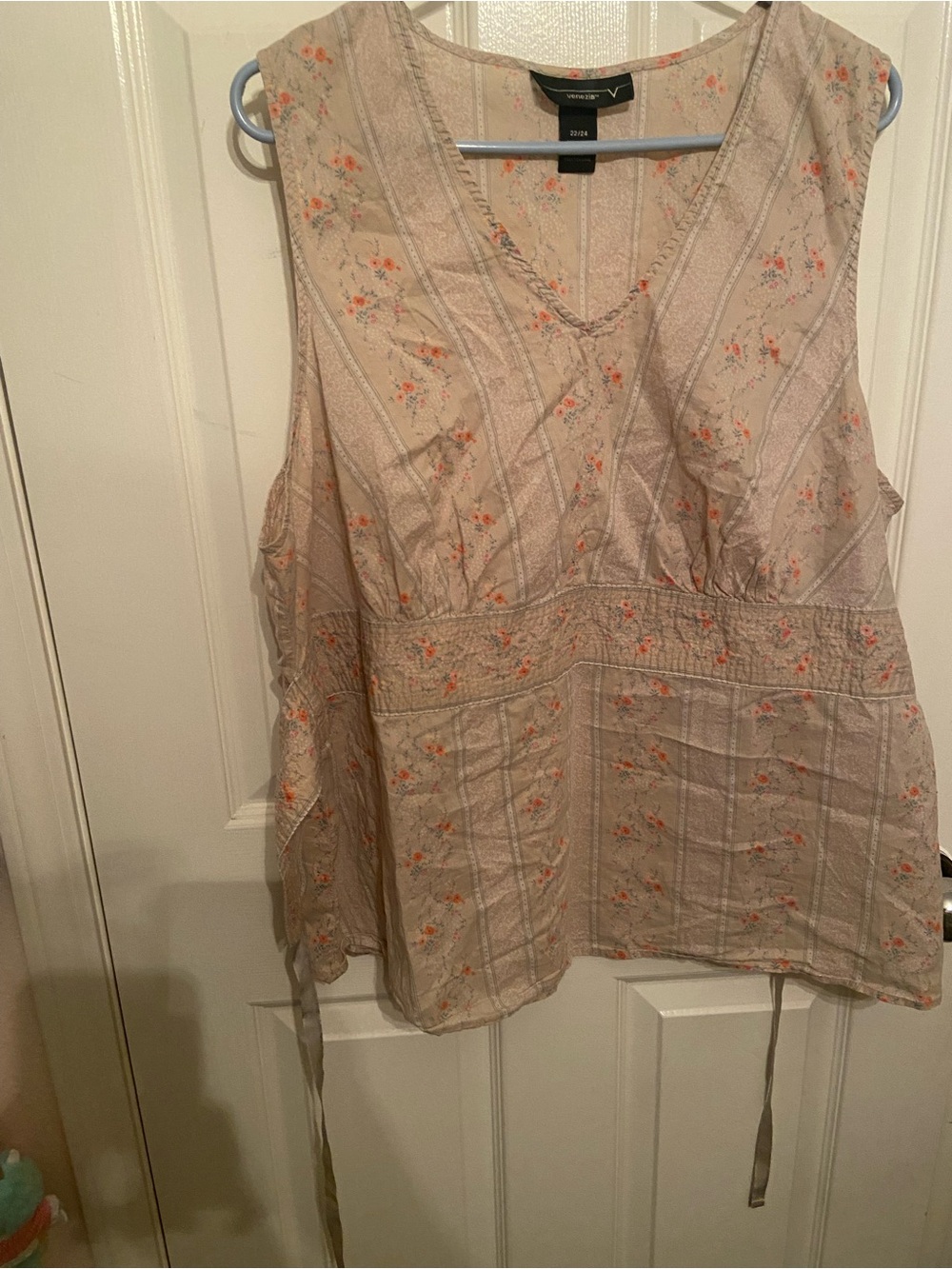 Venezia Light Beige Floral V-Neck Sleeveless Blouse